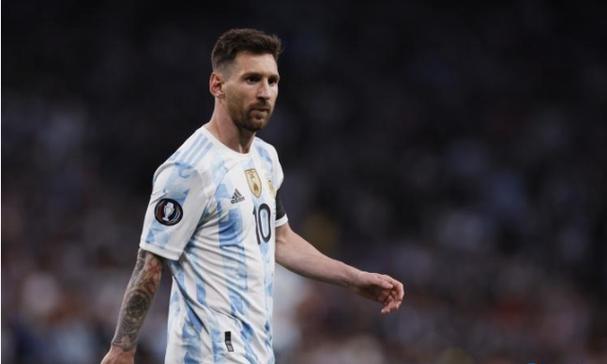 秦孝公临终前给商鞅一道密诏，商鞅拒不执行，结果就悲剧了